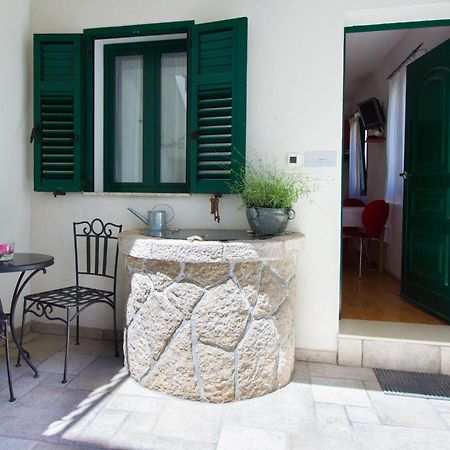Apartments Petrinic Crnogaj باشْكا المظهر الخارجي الصورة