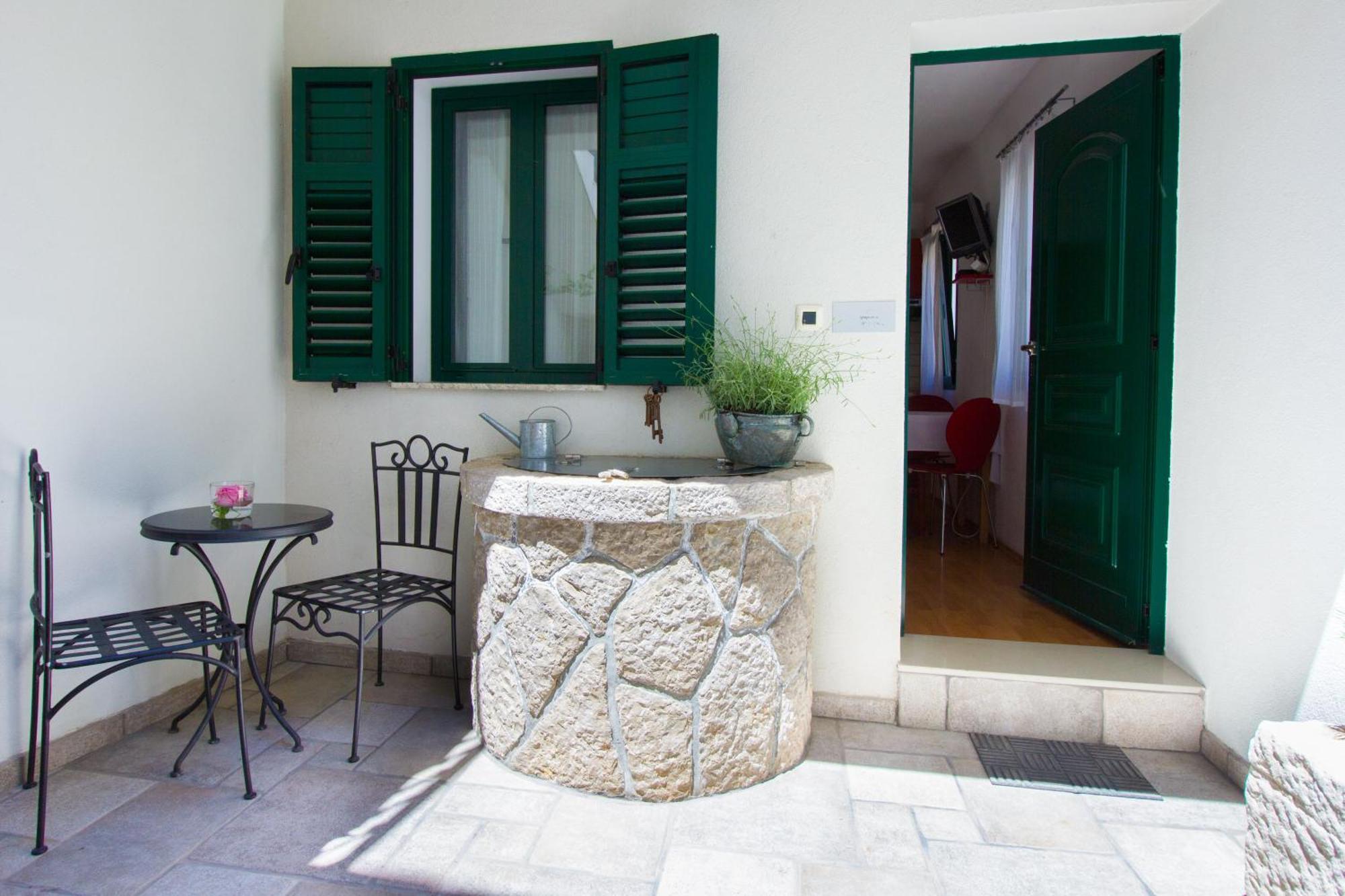 Apartments Petrinic Crnogaj باشْكا المظهر الخارجي الصورة